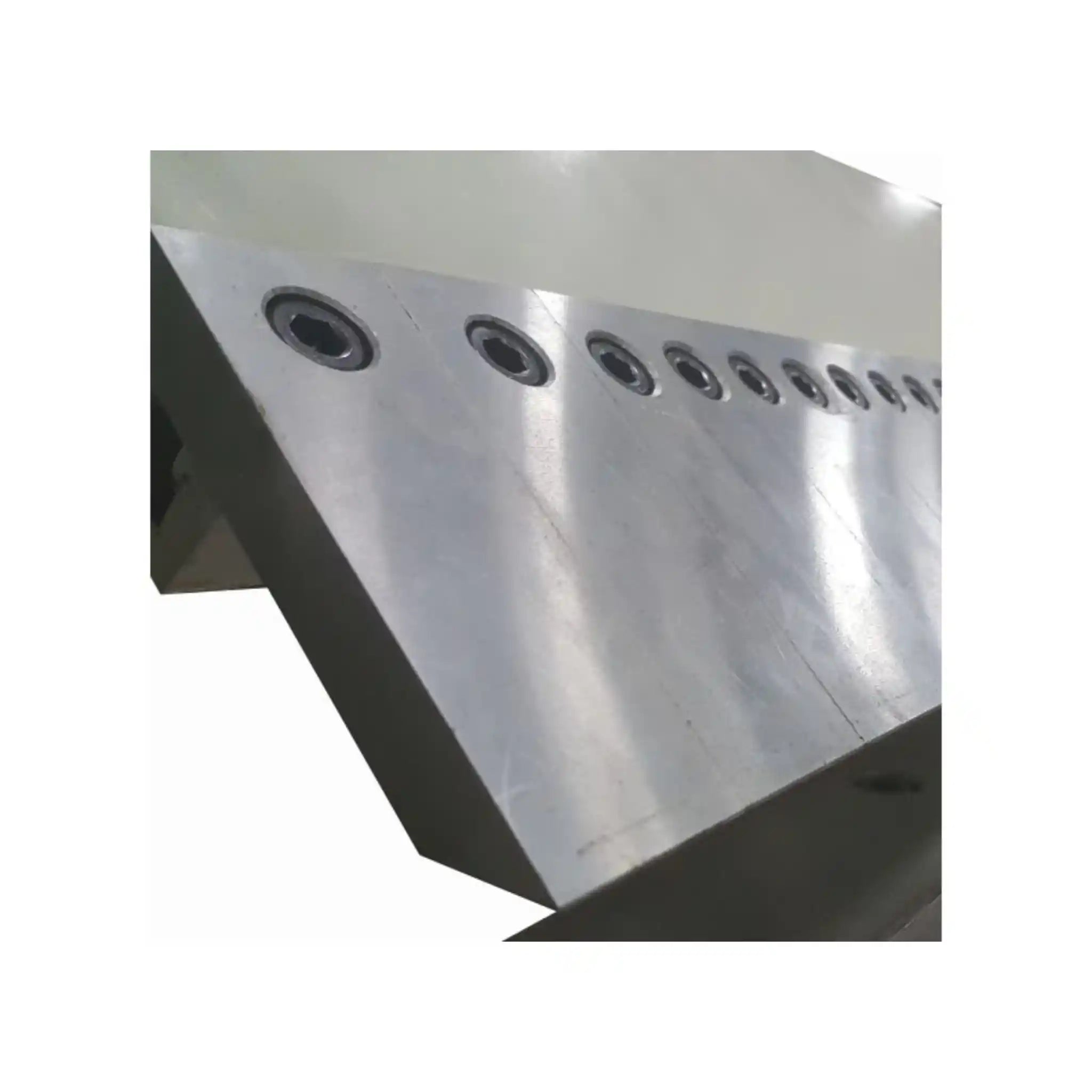 A close up image of the top fingers installed on the Baileigh BB-5016F-DS box and pan folder
