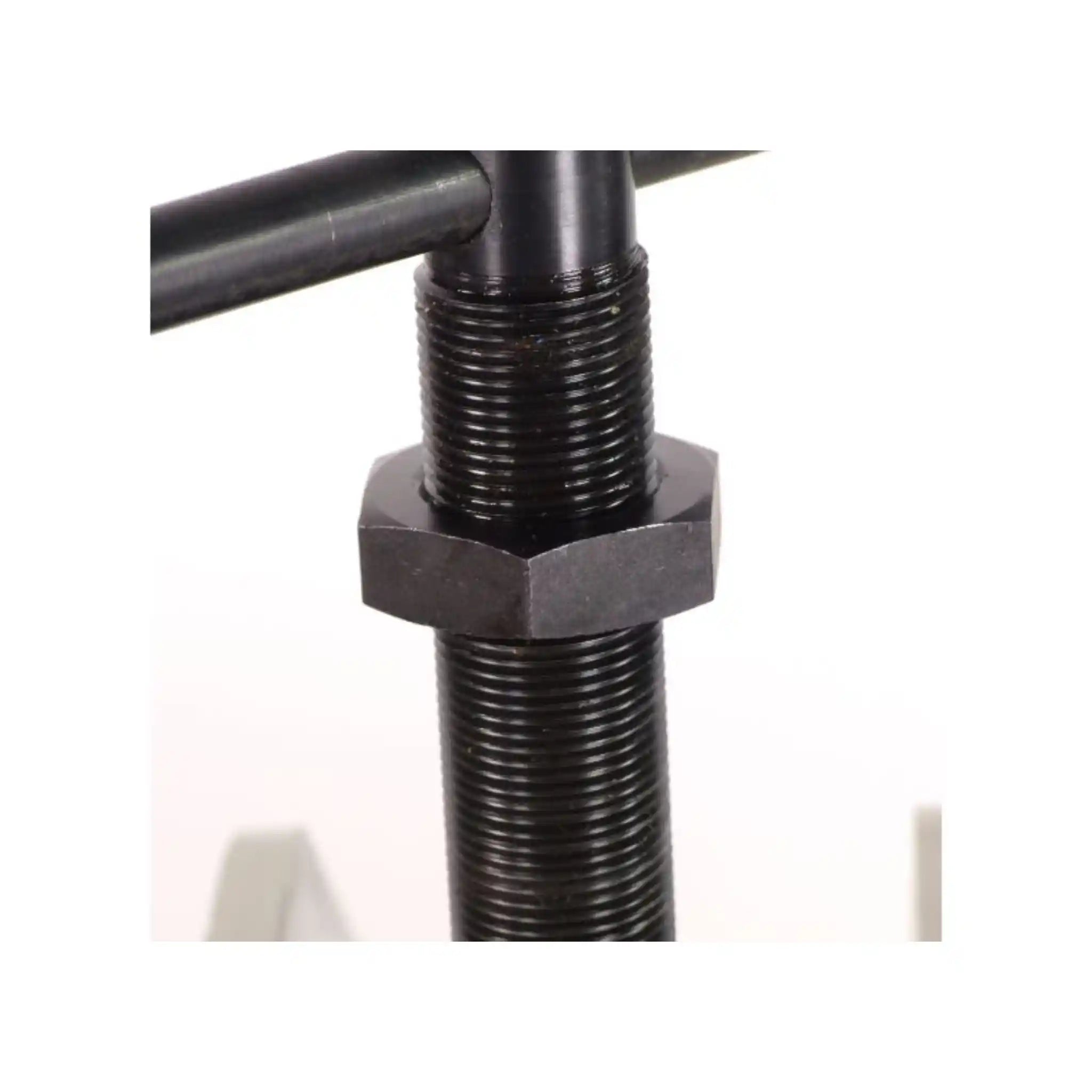 A close up image taken of the pressure shaft installed on the Baileigh R-M7