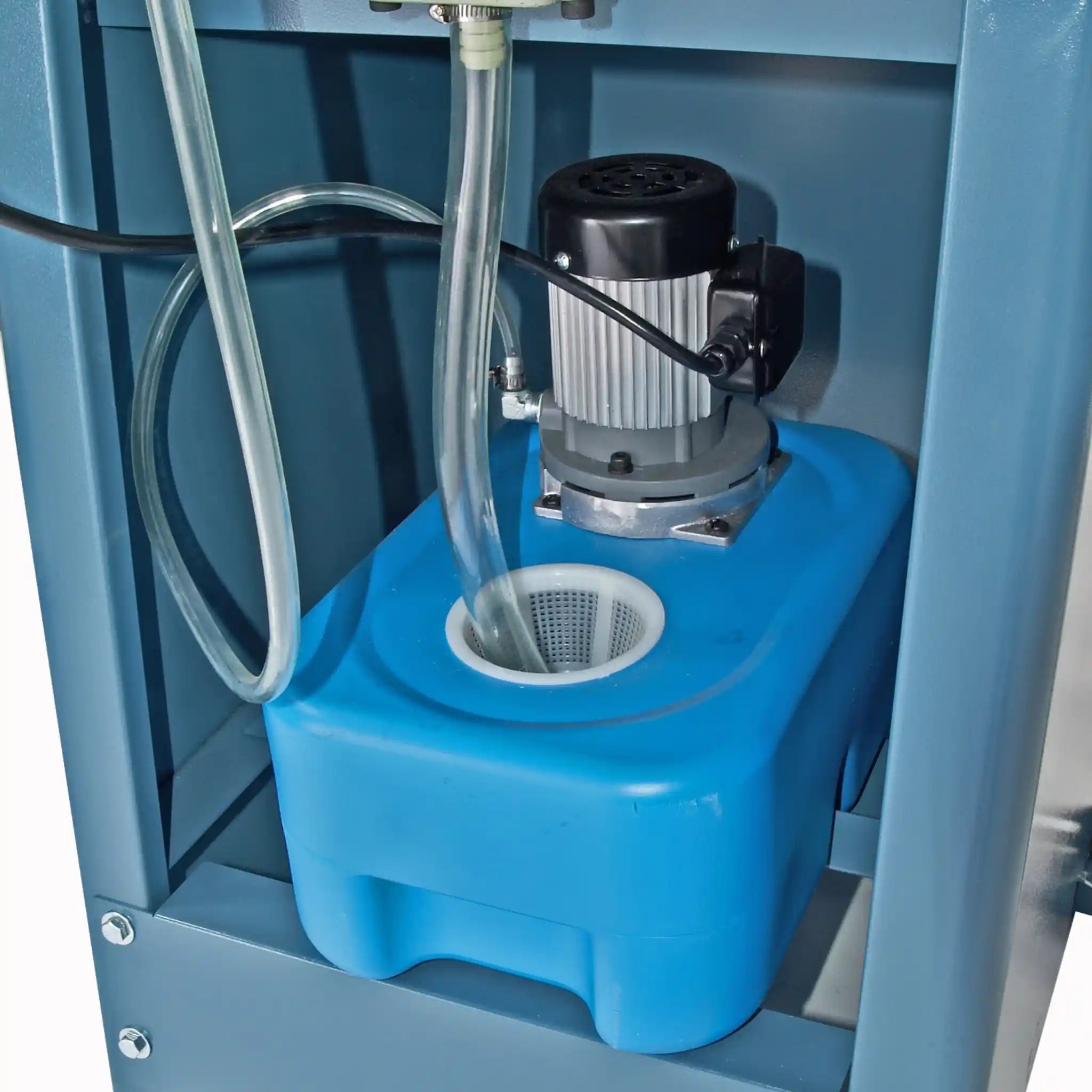 A image showing the coolant pump and tank installed on the Baileigh CS-315EU 