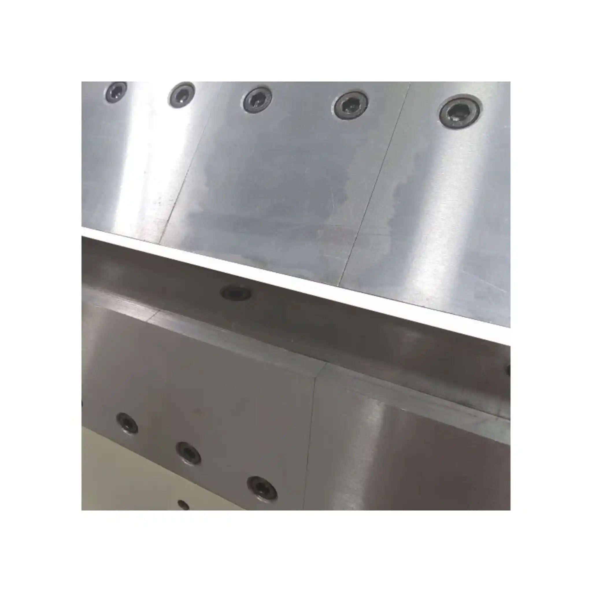 A close up image of the fingers installed on the Baileigh BB-5016F-DS