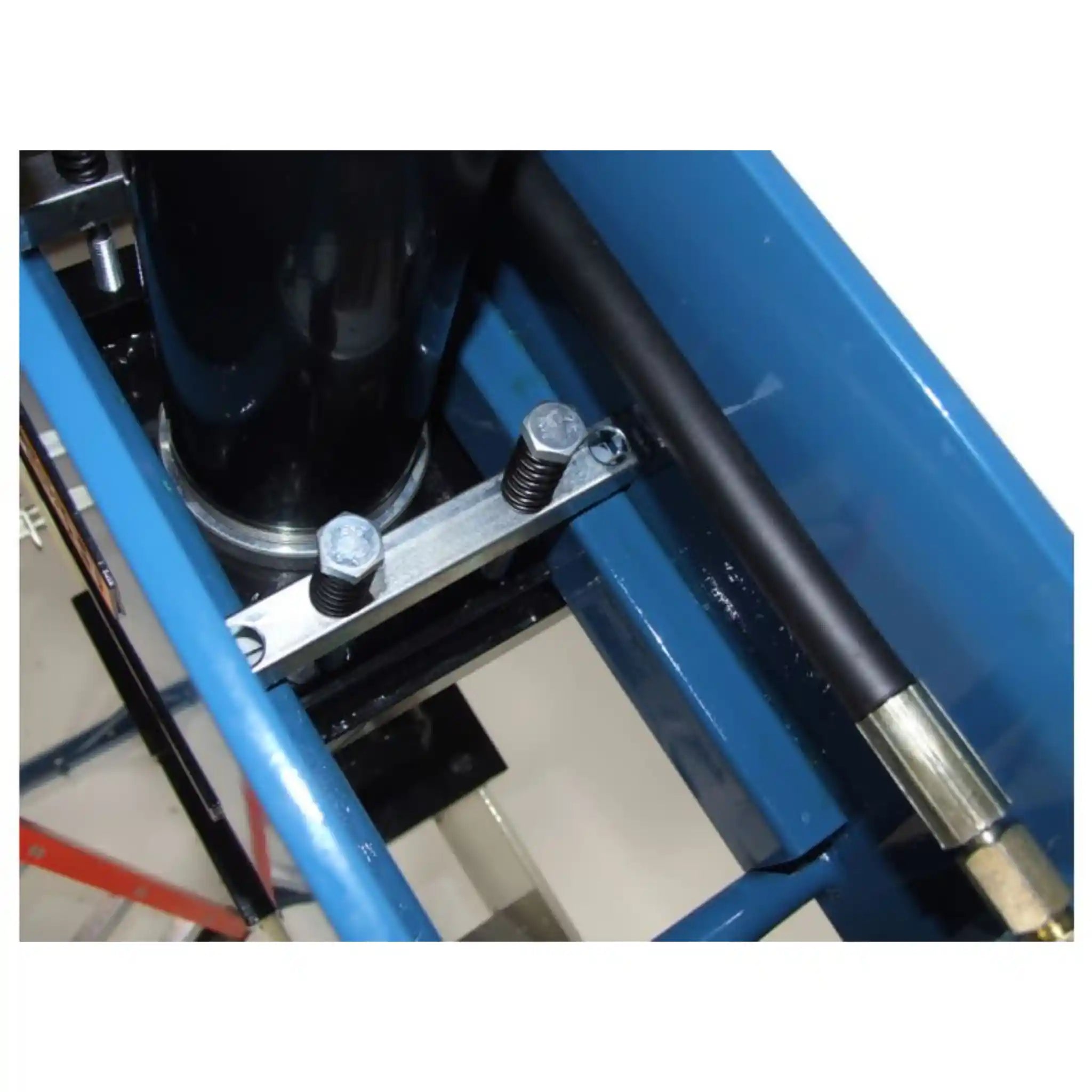 A up close image of the hydraulic jack and return springs on the HSP-30A press by Baileigh