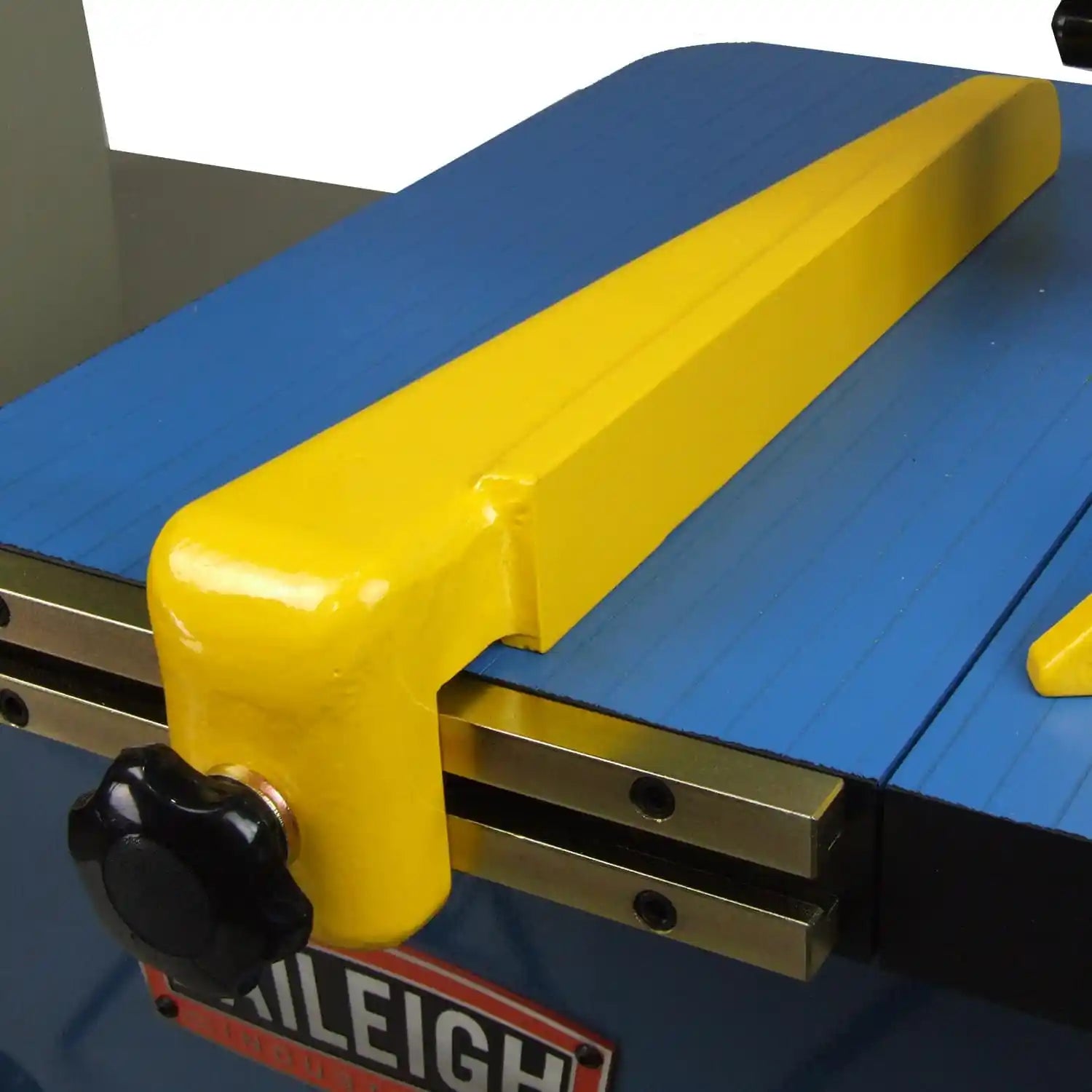 A image of the yellow vice, guide on the cutting deck of the BSV-20VS