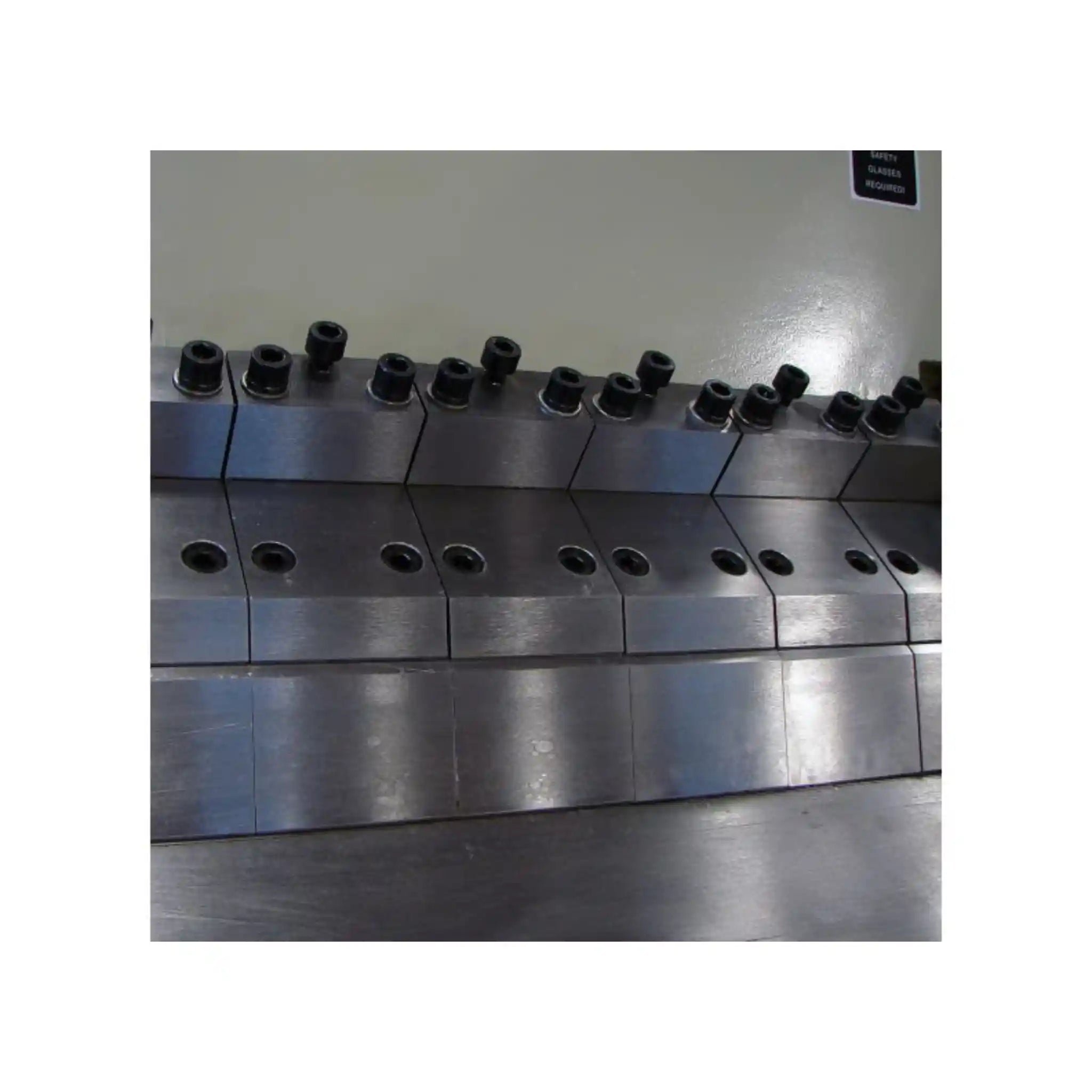 A image of the segmented tooling on the BB-4814 by Baileigh