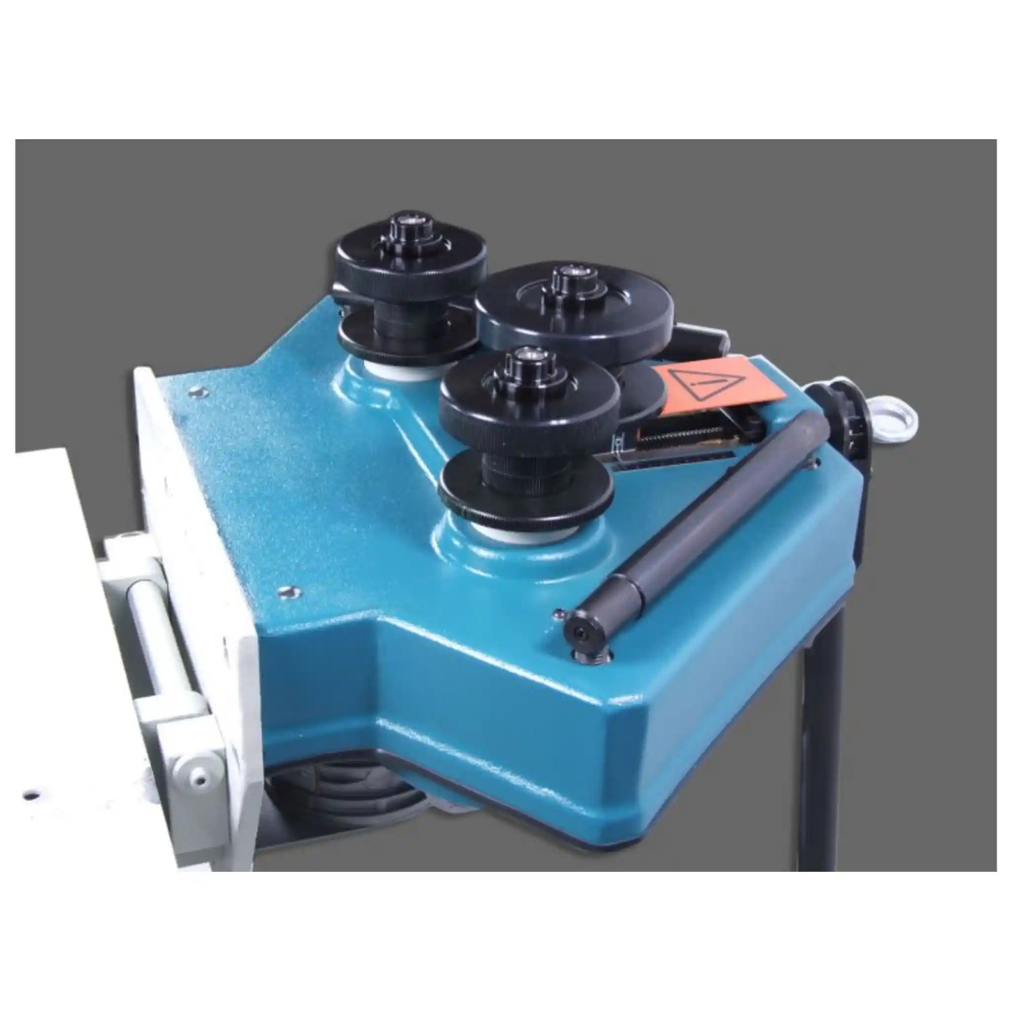 A image of the tilting head in action on the R-M40 roll bender