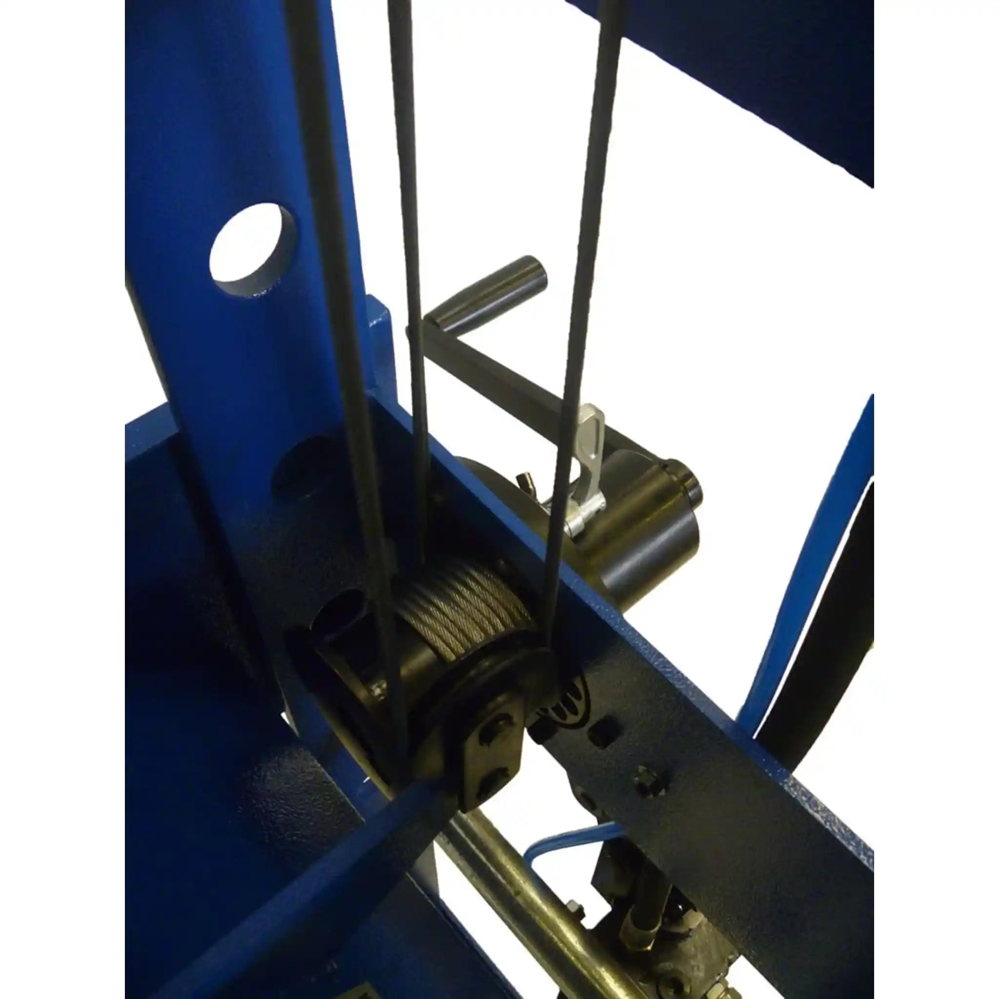 A image of the manual winch installed on the Baileigh HSP-55F